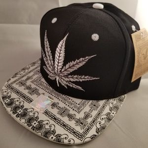 Men's "WEED LEAF" cap hat lid....black n white